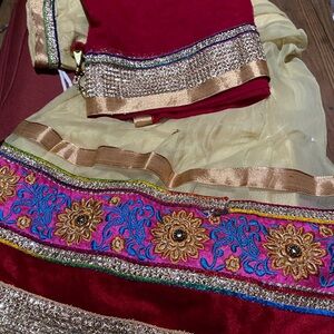 Indian Chaniya choli . For girls. Can feet’s to 12 to 16 years .